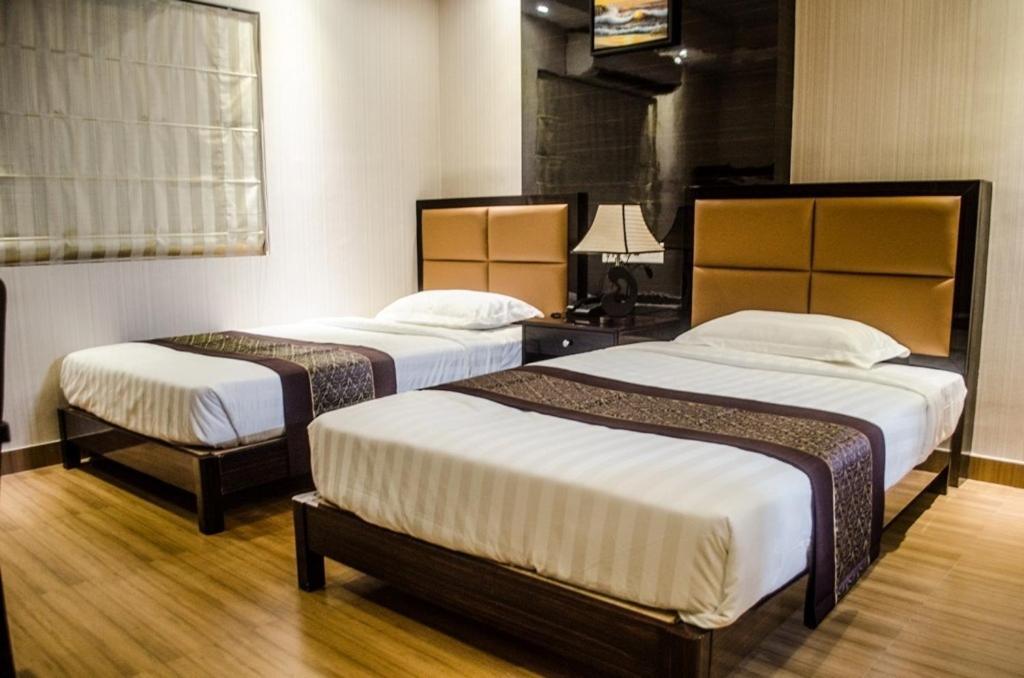 Hotel Comfotel Колката Екстериор снимка