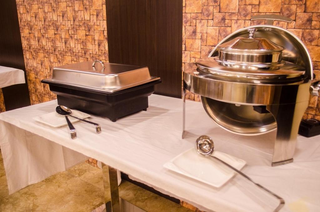 Hotel Comfotel Колката Екстериор снимка