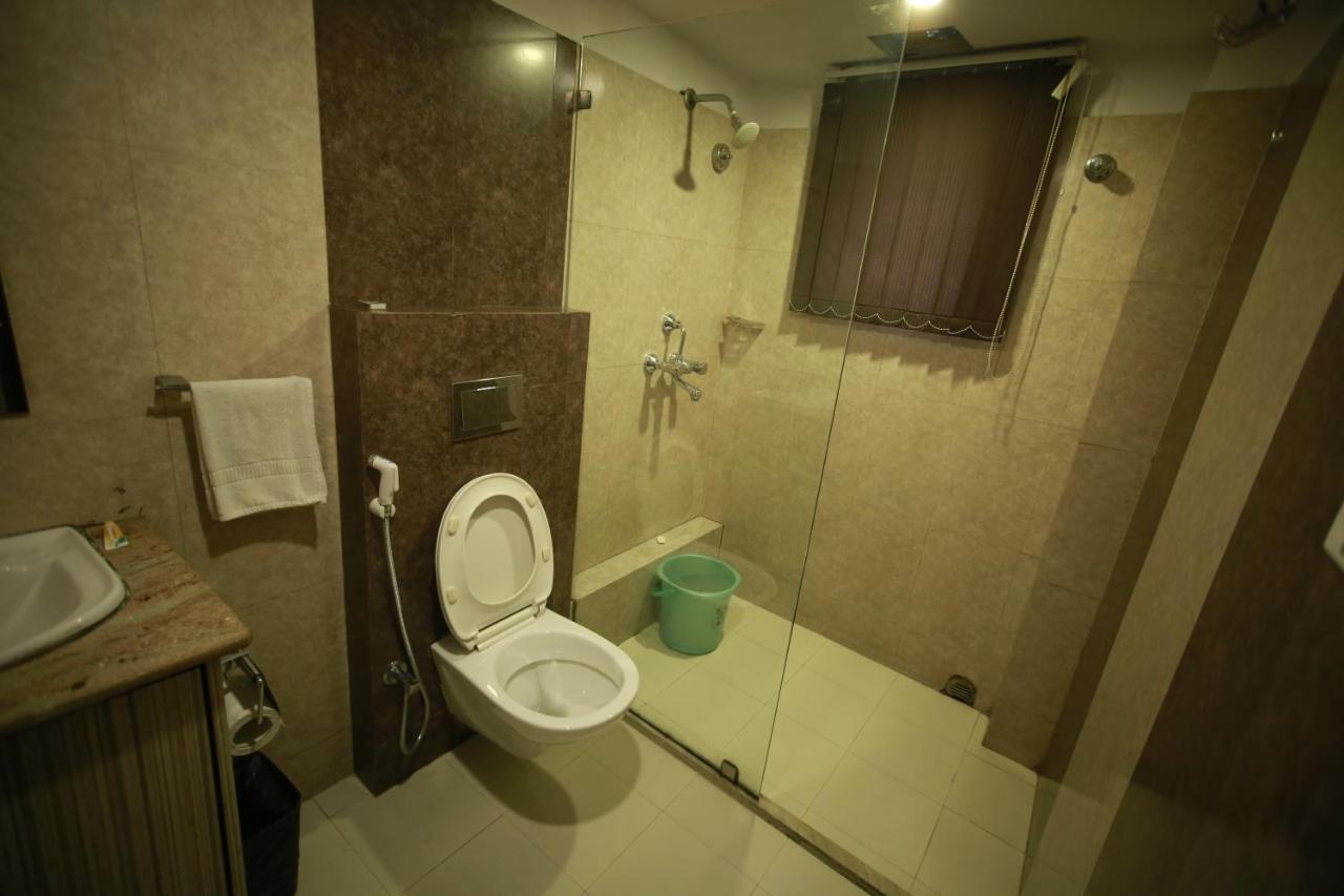 Hotel Comfotel Колката Екстериор снимка